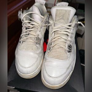 Air Jordan’s 4’s retro